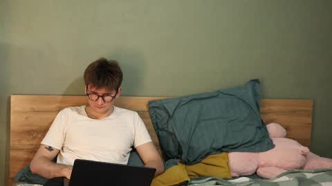 Snapshot of hard_pepper chatting on January 23, 5:02 am Emily and David online show from January 23, 5:02 am