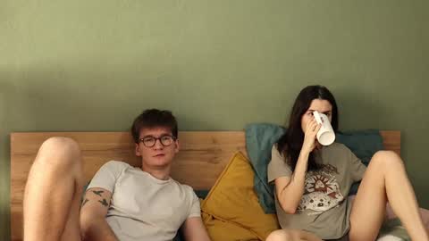 Snapshot of hard_pepper chatting on January 25, 4:13 am Emily and David online show from January 25, 4:13 am