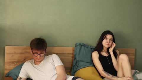 Snapshot of hard_pepper chatting on January 26, 4:41 am Emily and David online show from January 26, 4:41 am