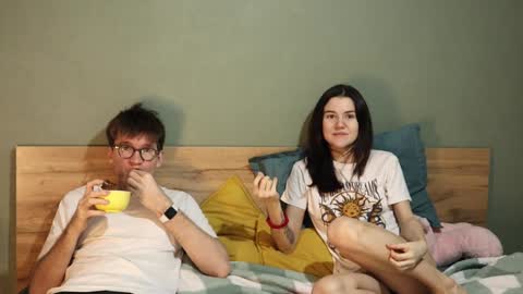 Snapshot of hard_pepper chatting on January 30, 5:09 am Emily and David online show from January 30, 5:09 am