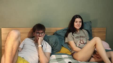 Snapshot of hard_pepper chatting on February 1, 4:56 am Emily and David online show from February 1, 4:56 am