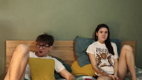 Snapshot of hard_pepper chatting on February 6, 4:53 am Emily and David online show from February 6, 4:53 am