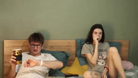 Snapshot of hard_pepper chatting on February 9, 5:08 am Emily and David online show from February 9, 5:08 am