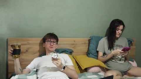 Snapshot of hard_pepper chatting on February 17, 5:25 am Emily and David online show from February 17, 5:25 am