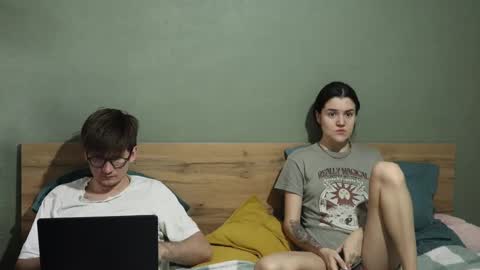 Snapshot of hard_pepper chatting on February 22, 5:12 am Emily and David online show from February 22, 5:12 am