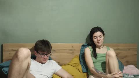 Snapshot of hard_pepper chatting on February 27, 4:52 am Emily and David online show from February 27, 4:52 am