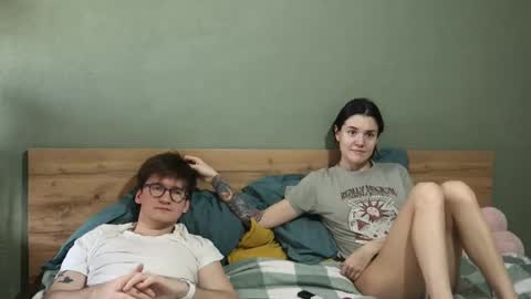 Snapshot of hard_pepper chatting on February 28, 5:15 am Emily and David online show from February 28, 5:15 am