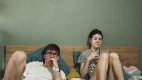 Snapshot of hard_pepper chatting on March 1, 4:58 am Emily and David online show from March 1, 4:58 am