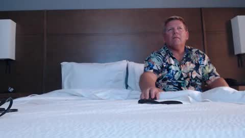 Steele and Cassie online show from December 5, 4:54 am