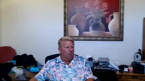 Snapshot of hardblondcouplehawaii chatting on June 1, 7:48 pm Steele and Cassie online show from June 1, 7:48 pm