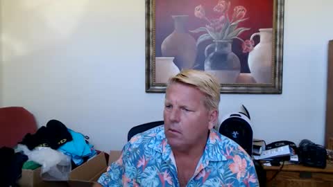 Snapshot of hardblondcouplehawaii chatting on June 3, 8:14 pm Steele and Cassie online show from June 3, 8:14 pm