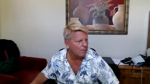 Snapshot of hardblondcouplehawaii chatting on July 12, 7:49 pm Steele and Cassie online show from July 12, 7:49 pm