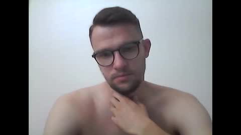 hardboylovemilfmoom online show from June 7, 11:25 am