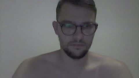 hardboylovemilfmoom online show from June 15, 9:17 pm