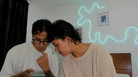 Snapshot of hardcoreheat_ind chatting on May 29, 9:07 am kade and demi independent models online show from May 29, 9:07 am