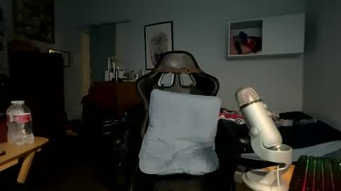 harddmikee online show from July 8, 8:24 pm