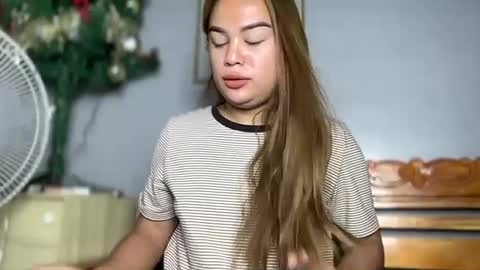 Snapshot of hardfucking_kelly chatting on February 6, 12:43 am jessabelle online show from February 6, 12:43 am