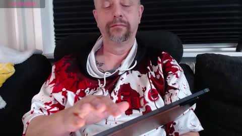 MrLazy online show from February 3, 9:50 pm