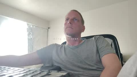 Snapshot of hardnhorny1011 chatting on May 19, 11:33 pm HardNhor3y online show from May 19, 11:33 pm