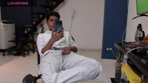 Andres Dean online show from February 26, 11:15 pm