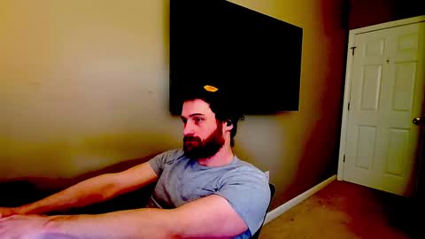 Snapshot of hardswtch chatting on December 2, 5:26 pm Tom online show from December 2, 5:26 pm