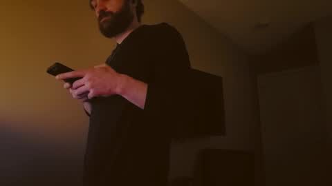 Snapshot of hardswtch chatting on December 8, 2:18 am Tom online show from December 8, 2:18 am