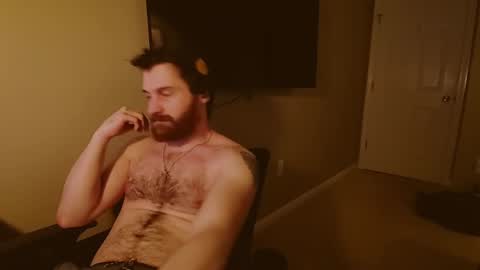 Snapshot of hardswtch chatting on December 9, 10:20 pm Tom online show from December 9, 10:20 pm