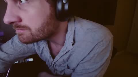 Snapshot of hardswtch chatting on December 15, 9:20 pm Tom online show from December 15, 9:20 pm