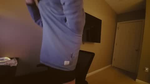 Snapshot of hardswtch chatting on December 21, 11:24 pm Tom online show from December 21, 11:24 pm