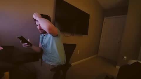 Snapshot of hardswtch chatting on December 23, 12:25 am Tom online show from December 23, 12:25 am