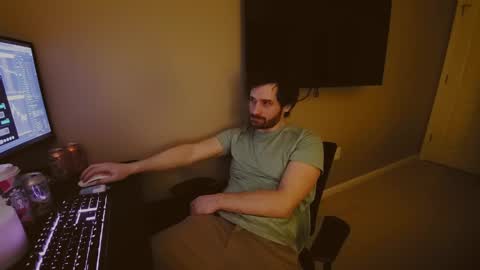 Snapshot of hardswtch chatting on December 25, 9:13 am Tom online show from December 25, 9:13 am