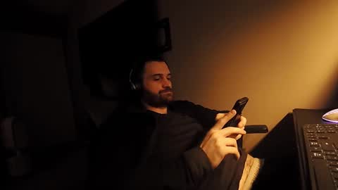 Snapshot of hardswtch chatting on September 9, 1:38 am Tom online show from September 9, 1:38 am