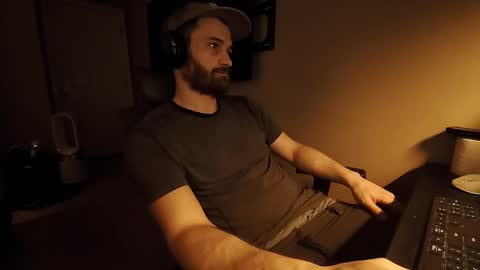 Snapshot of hardswtch chatting on September 14, 8:46 am Tom online show from September 14, 8:46 am