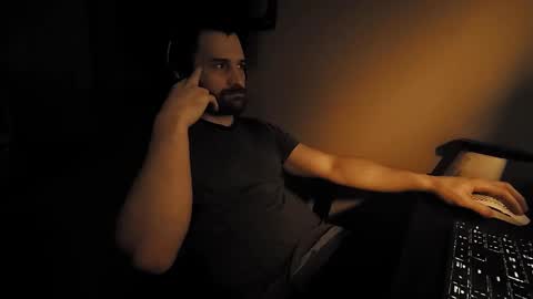 Snapshot of hardswtch chatting on September 16, 10:38 am Tom online show from September 16, 10:38 am