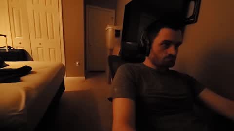 Snapshot of hardswtch chatting on September 28, 12:16 am Tom online show from September 28, 12:16 am