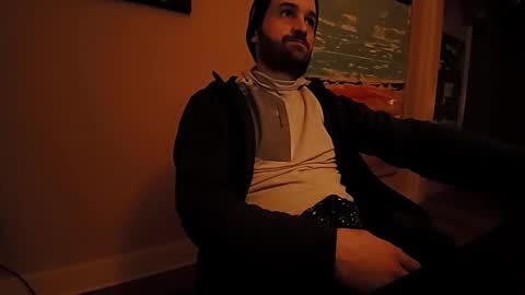 Snapshot of hardswtch chatting on October 18, 2:14 am Tom online show from October 18, 2:14 am