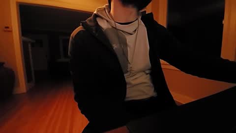 Snapshot of hardswtch chatting on October 25, 4:53 am Tom online show from October 25, 4:53 am