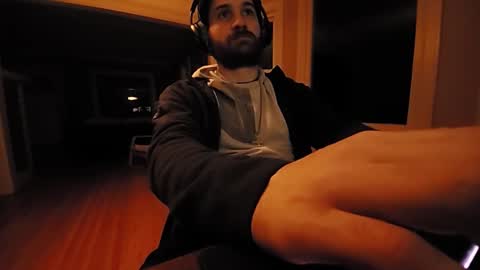 Snapshot of hardswtch chatting on October 26, 12:00 pm Tom online show from October 26, 12:00 pm