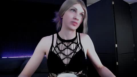 Miss Hardy online show from November 15, 5:49 am