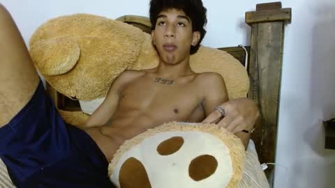 Snapshot of haresandpame_mds chatting on January 8, 4:11 pm Hares online show from January 8, 4:11 pm