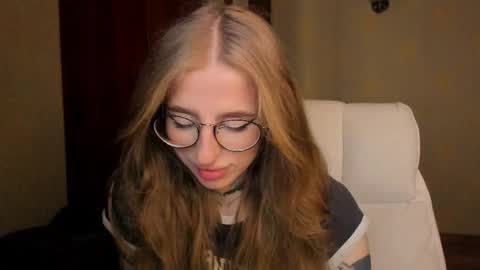 Snapshot of harley_kimm chatting on November 29, 5:21 am Julia online show from November 29, 5:21 am