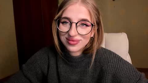 Julia online show from February 26, 5:06 am