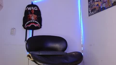 harley_quinnn111 online show from June 12, 11:35 pm