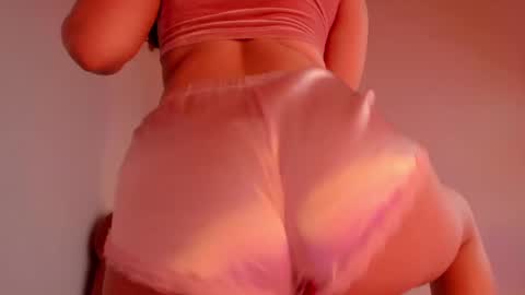 Annie online show from December 29, 9:28 am