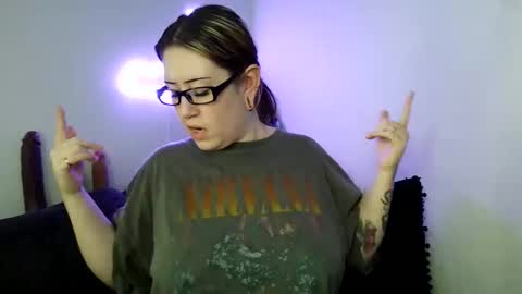 Snapshot of harleydem0n666 chatting on February 10, 8:02 pm Harley Demon online show from February 10, 8:02 pm