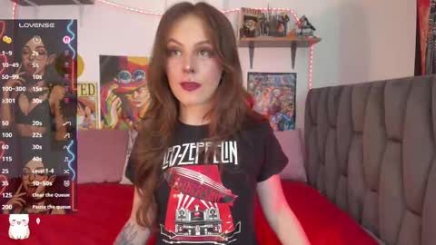 Snapshot of harleyrosee_ chatting on October 1, 12:16 am Harley Rosee  online show from October 1, 12:16 am