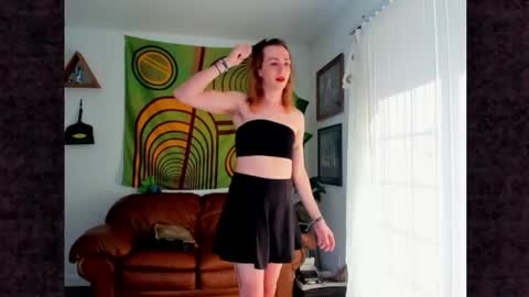 Snapshot of harlynn_ell chatting on April 8, 4:51 pm harlynn_ell online show from April 8, 4:51 pm