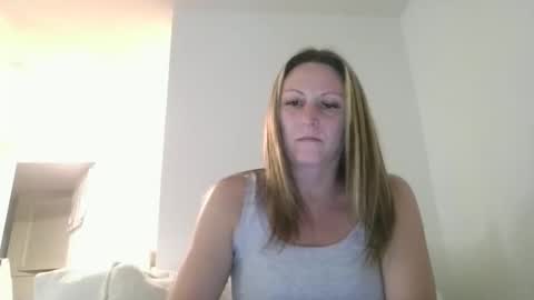 Snapshot of harmony_rose_xoxo chatting on May 6, 7:08 pm Harmony online show from May 6, 7:08 pm