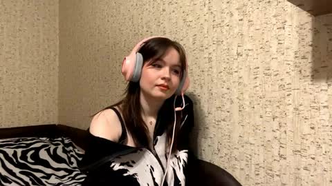 Mary online show from April 30, 5:41 pm