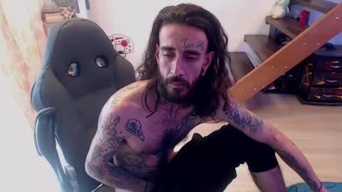 OMAR online show from January 10, 3:16 pm